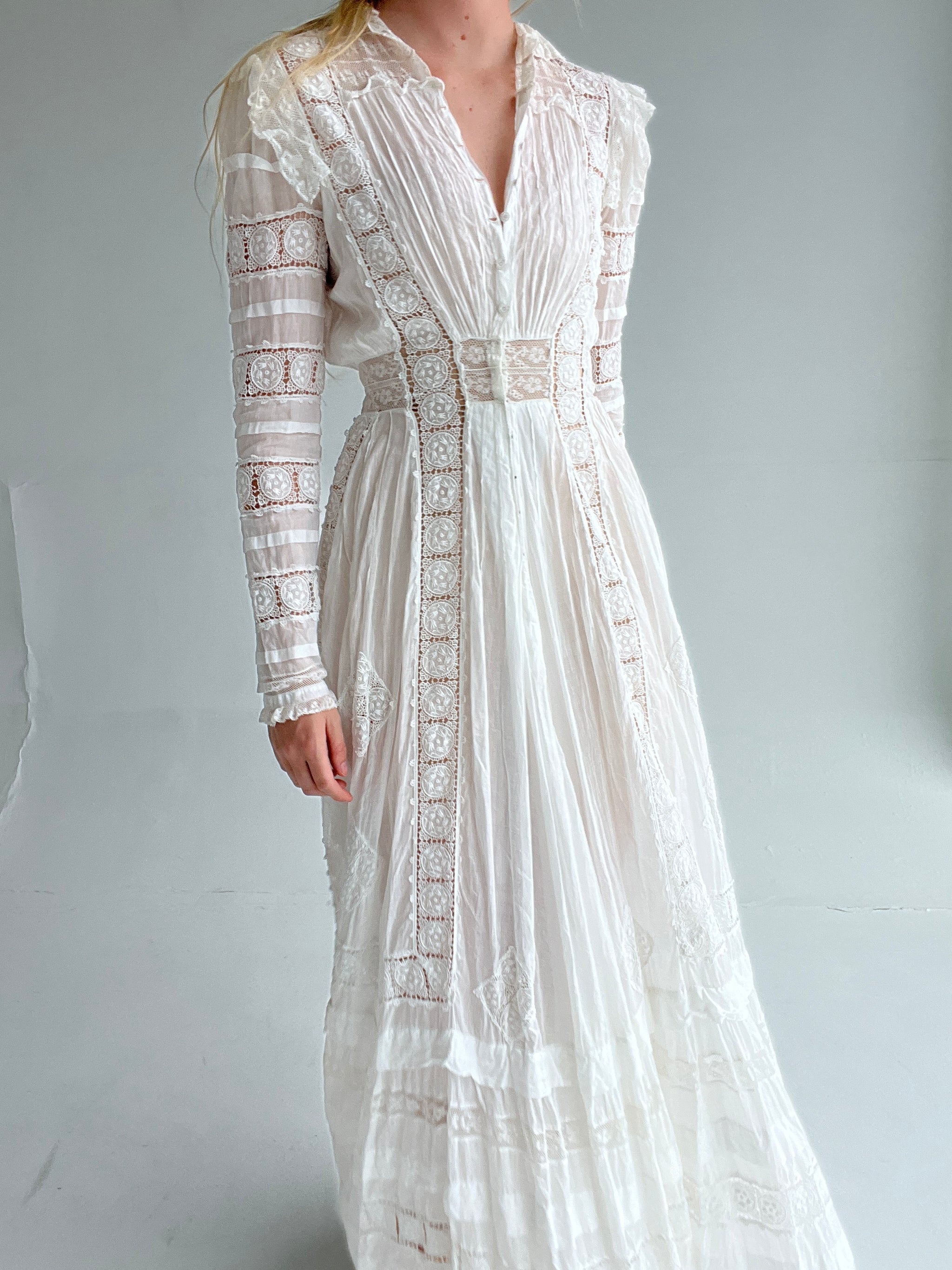 Edwardian White Cotton Long Sleeve Lawn Dress Eveliina Vintage Edwardian White Cotton Long Sleeve Lawn Dress Eveliina Vintage